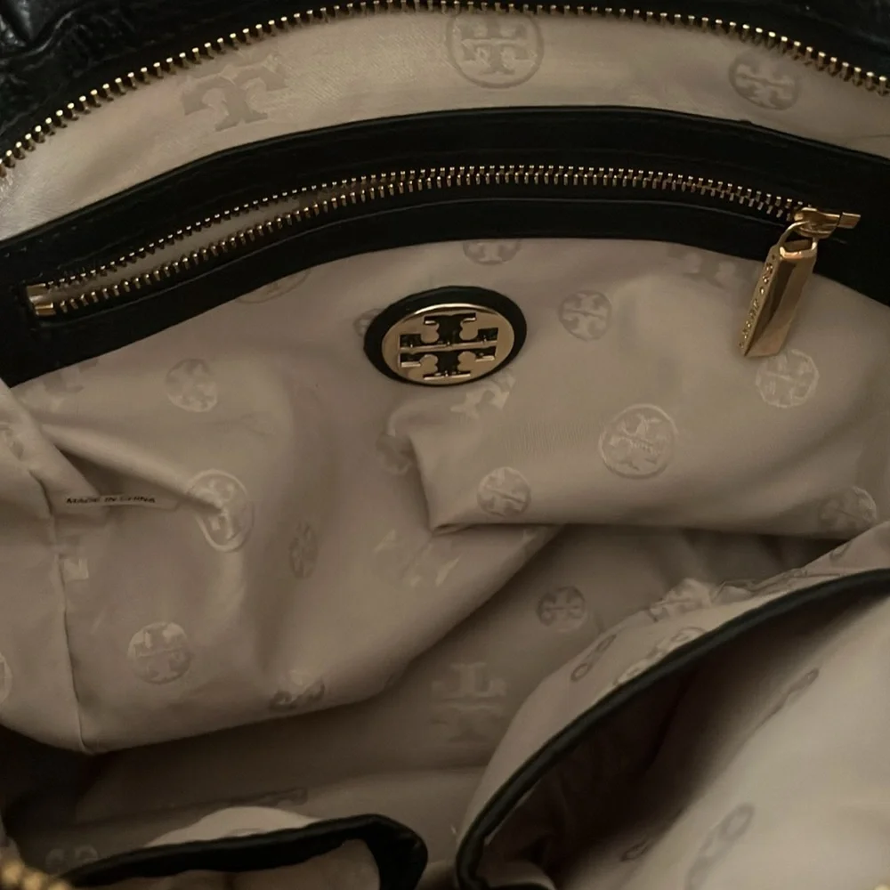 Tory Burch Black Leather Satchel Handbag with Gold Logo. - Picture 6 of 6